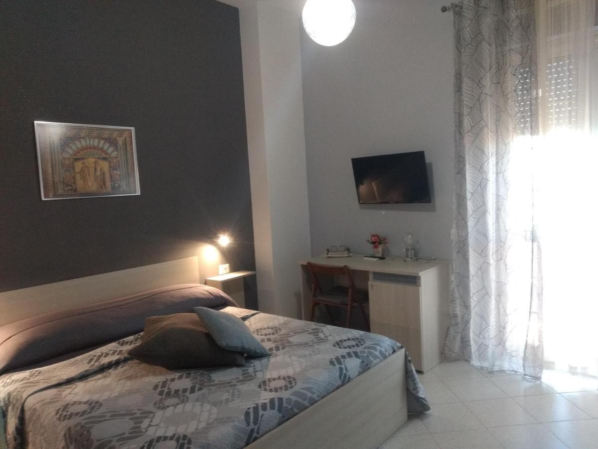 Little Hot@L Hotel Pompei Luaran gambar