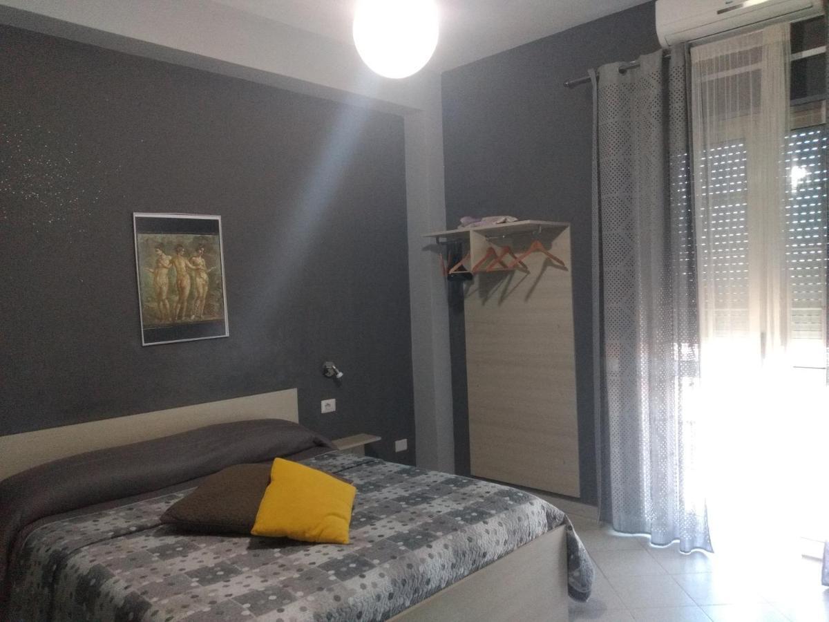 Little Hot@L Hotel Pompei Luaran gambar